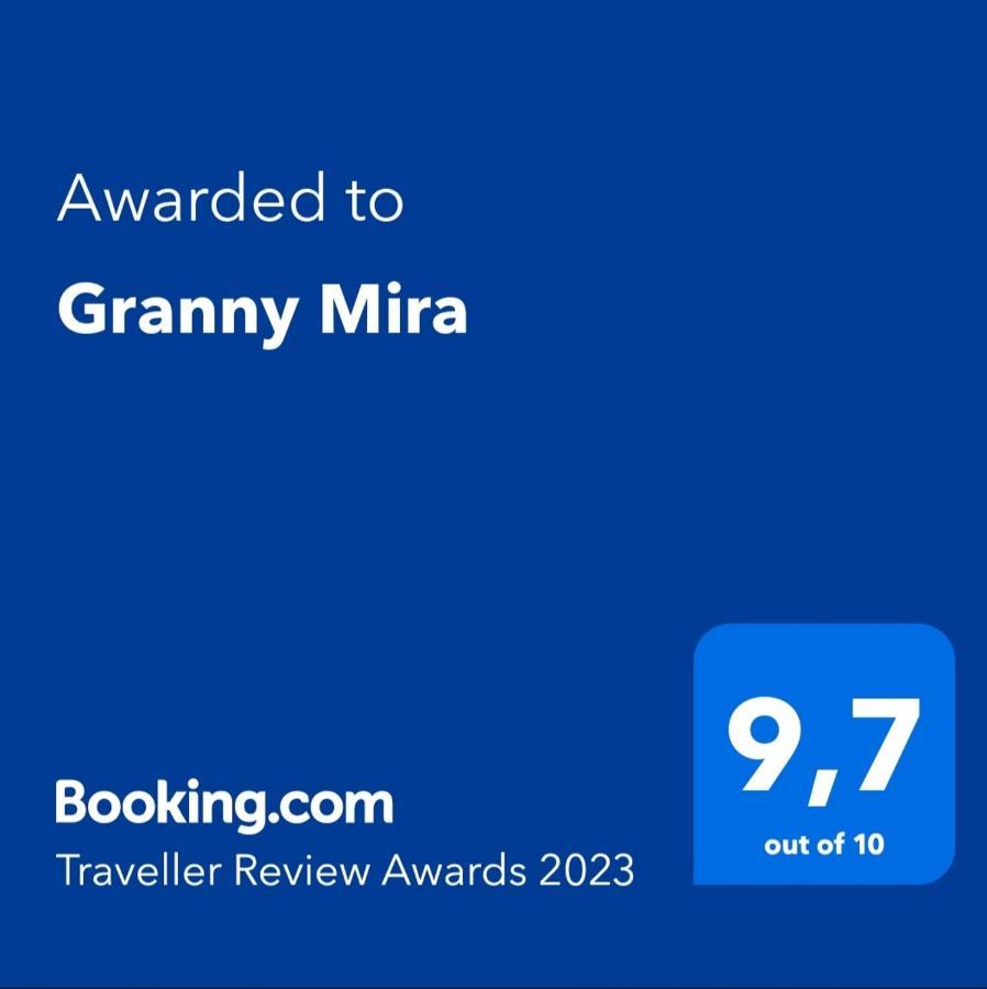 Granny Mira Apartamento Omiš Exterior foto
