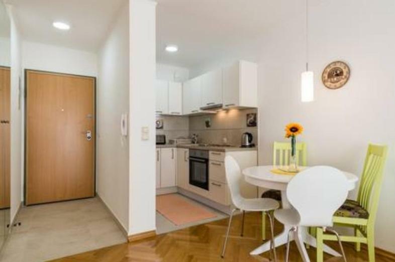 Granny Mira Apartamento Omiš Exterior foto
